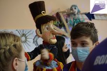 «Волонтёры культуры» открыли для себя «Мир театра кукол»
